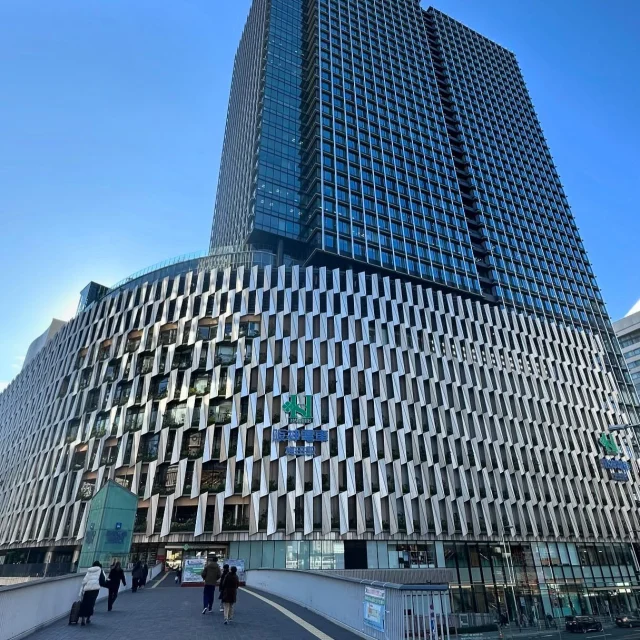 🏬

札幌と大阪で、スイートキューブブランドの
プロモーション販売会を実施しました🍅

今回は、スイートキューブ公式アンバサダーの
トマト兄さんちゃすさんも一緒に参加してくれました！

トマト兄さんやスイートキューブのファンの方が
駆けつけてくださったり、新しい出会いがあったり、
とても充実した時間になりました✨

今シーズンは、トマトやトマトジュースに加え、
トマトカレーも新登場！

充実したスイートキューブブランドのラインナップも
お楽しみいただけるようになりました🎶

これからさらに甘さが増して、
旬を迎えるスイートキューブトマト
ぜひお楽しみください！

岐阜県坂祝町から全国のみなさまへ、
これからも心を込めてお届けしていきます！

#スイートキューブトマト #トマト兄さんちゃす #トマトカレー #旬のトマト #岐阜県坂祝町 #全国発送